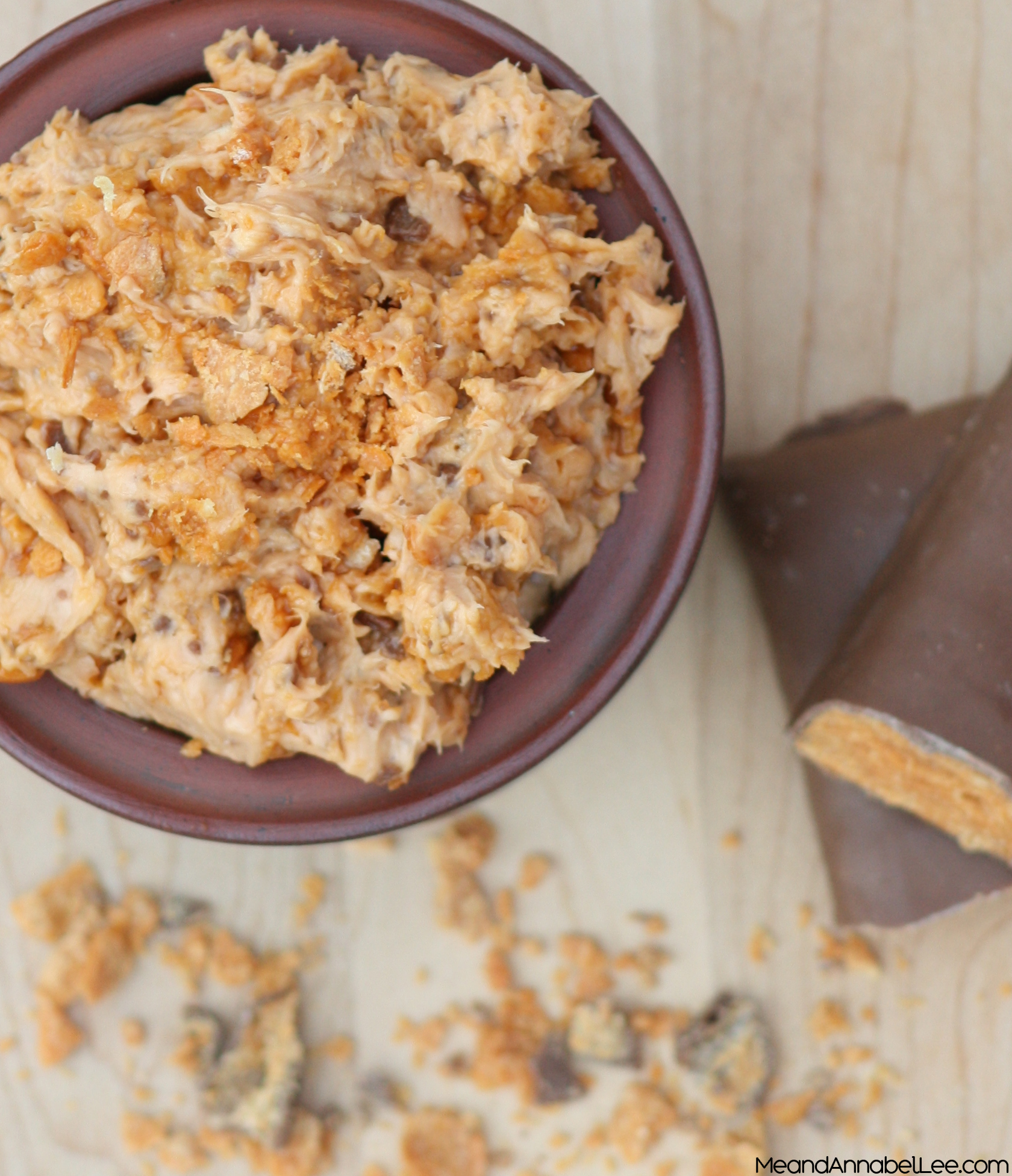 Butterfinger Cream Cheese Spread - Looking for something to do with that leftover Halloween Candy? Try this sweet spread! www.MeandAnnabelLee.com