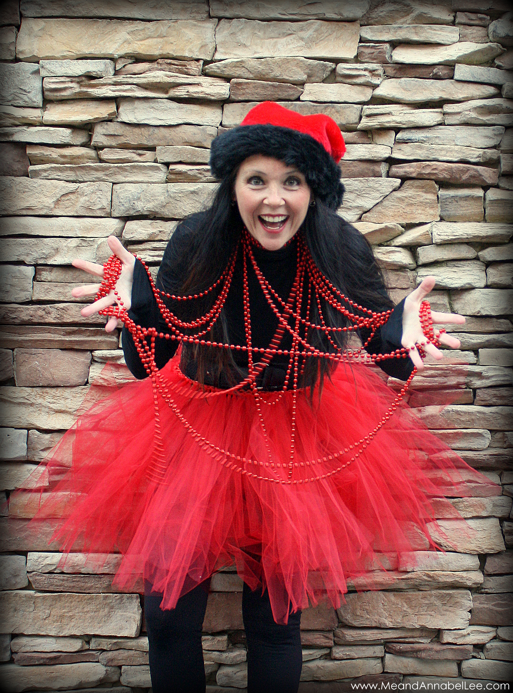 Holiday Fashion - DIY Mrs Santa skirt - www.MeandAnnabelLee.com