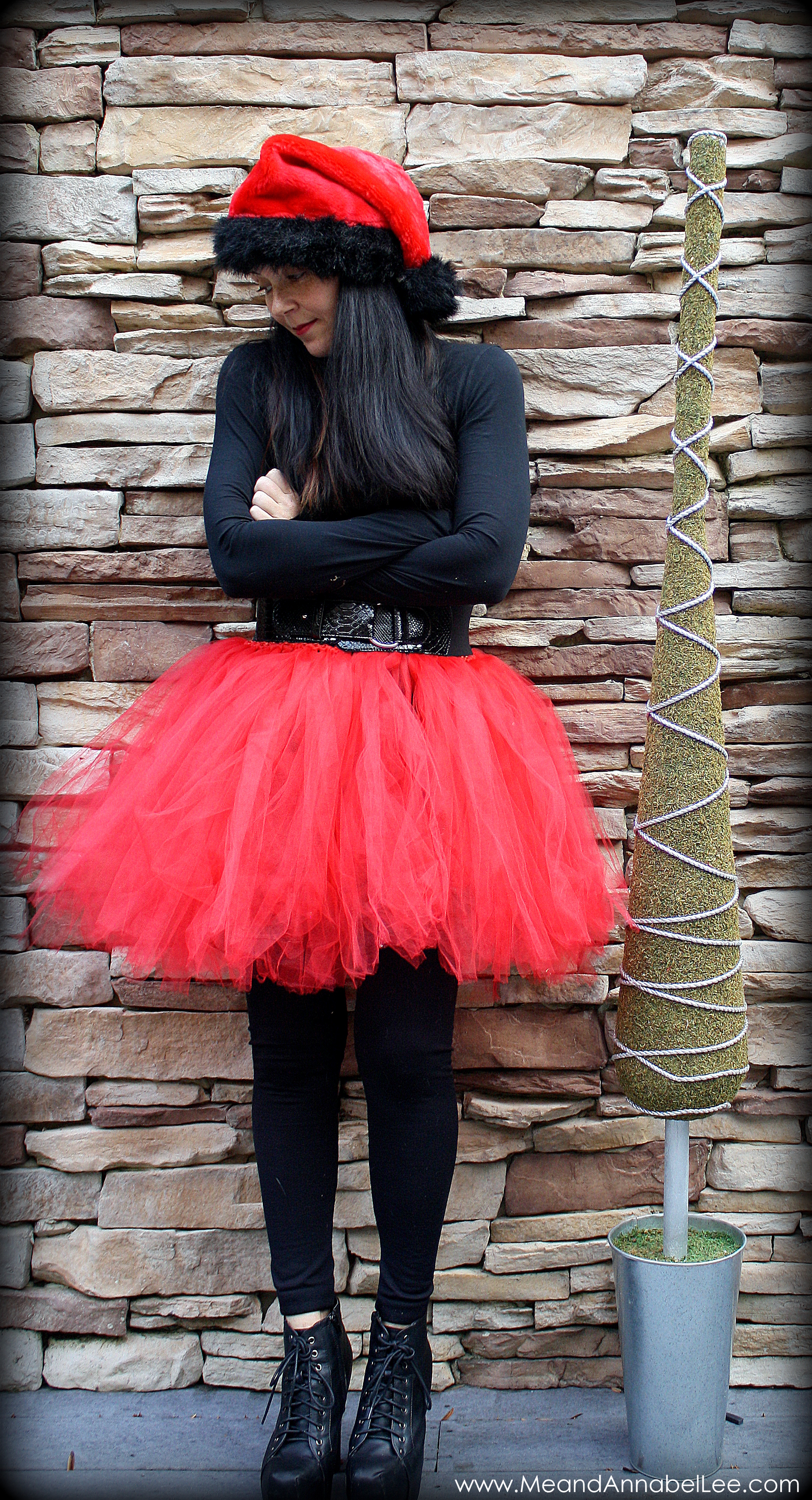 Holiday Fashion - DIY Mrs Santa skirt - www.MeandAnnabelLee.com