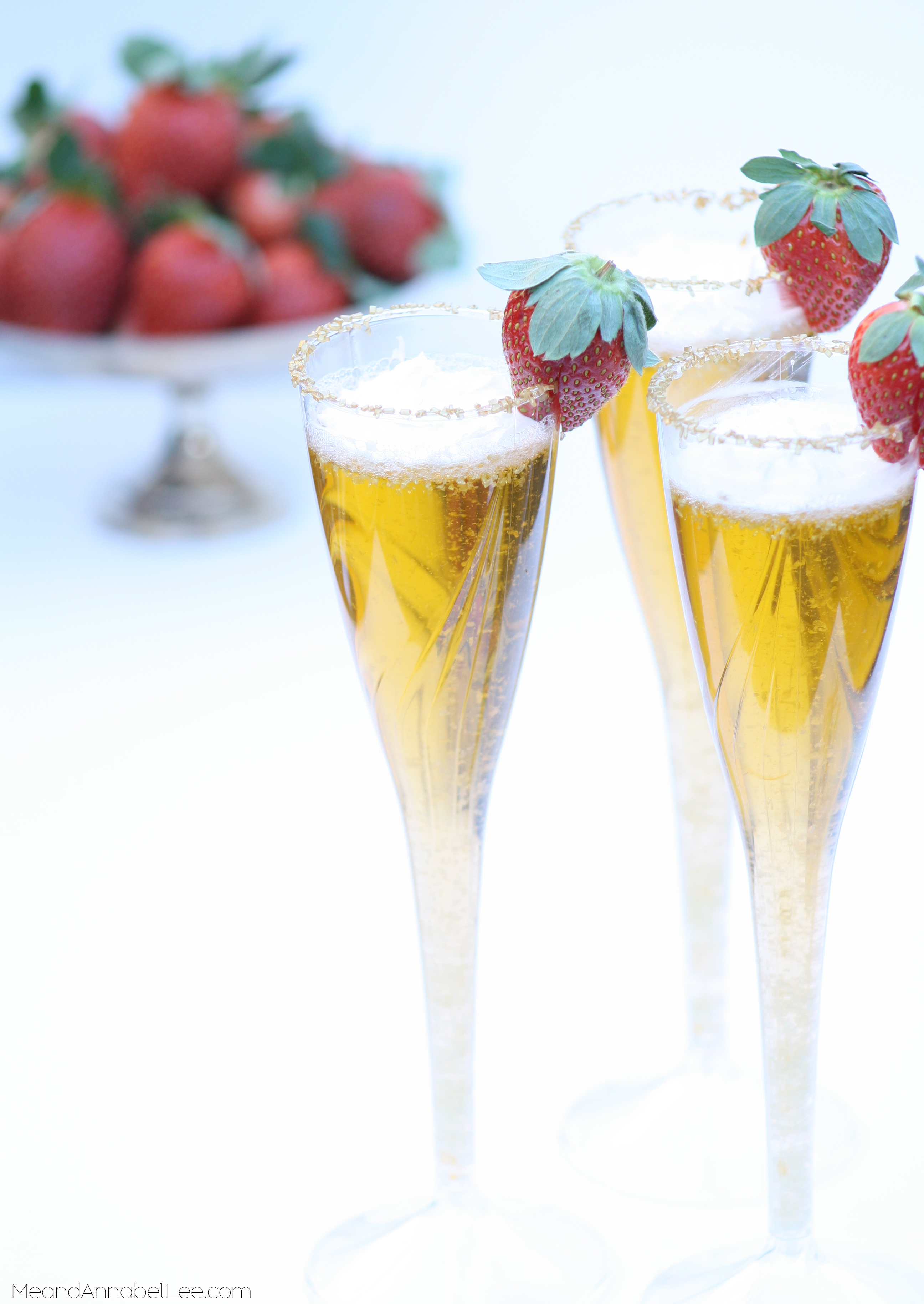 Sparkling Champagne Jello Flutes... www.MeandAnnabelLee.com