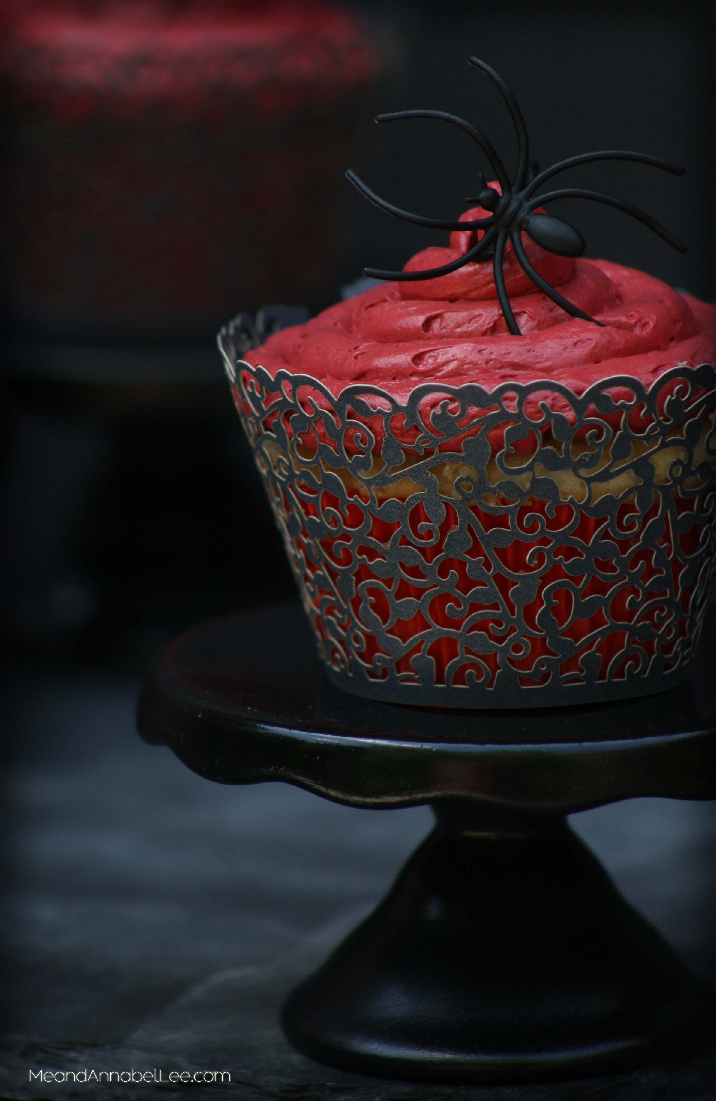 DIY Black Widow Cupcake Stands - Black Red Gothic Cupcakes - Vampire Style - Gothic Baking - Goth It yourself - www.MeandAnnabelLee.com