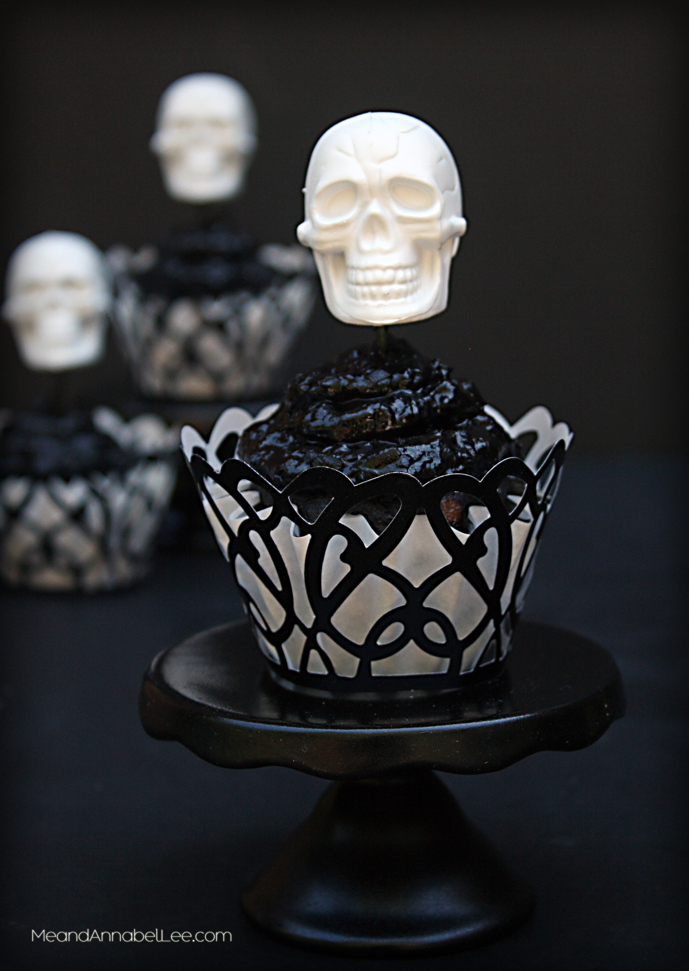 Skull Cupcakes - DIY Skull Toppers | Black Cupcakes | Halloween Treats | Gothic Baking | www.MeandAnnabelLee.com