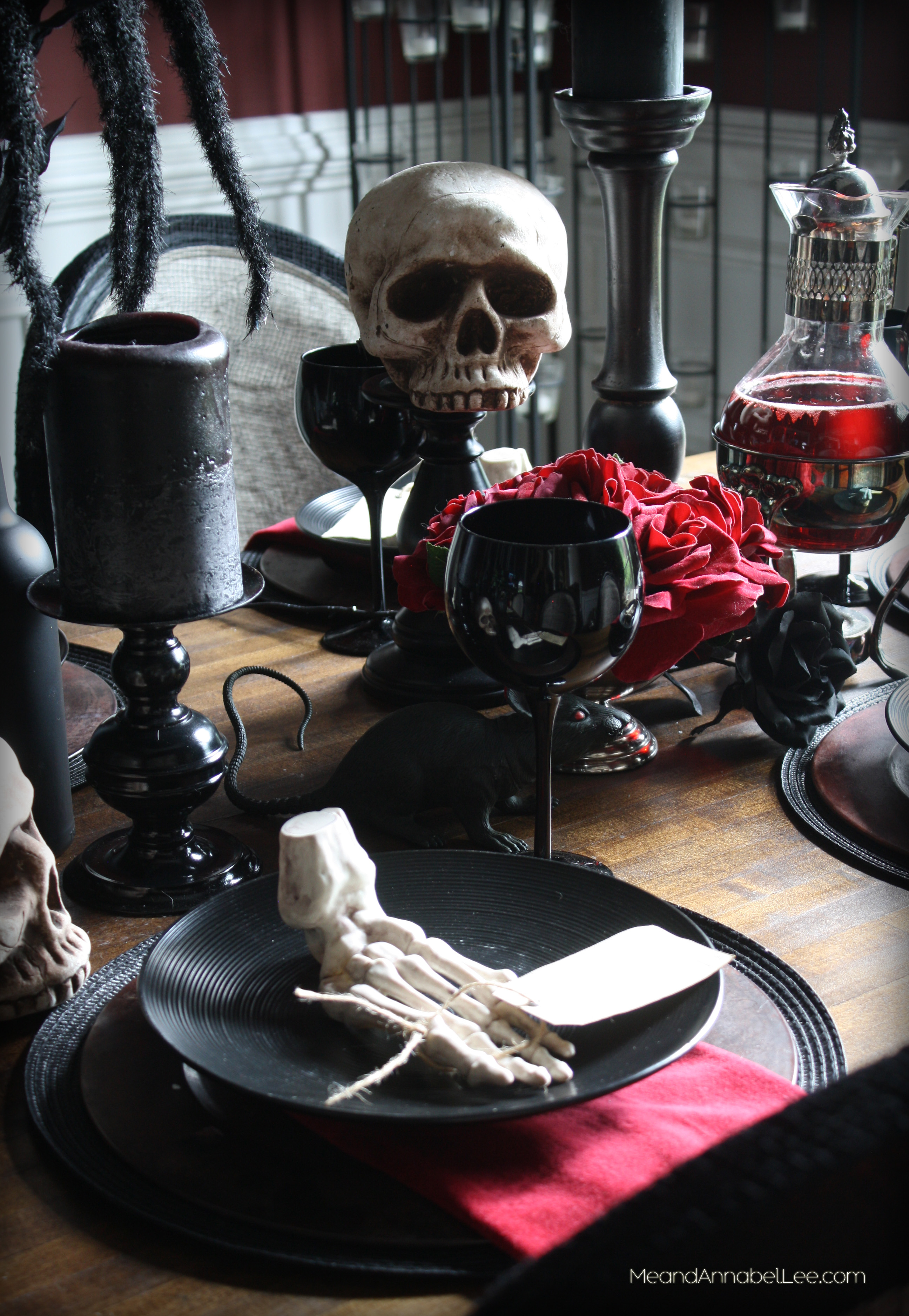 Halloween Table Setting | Gothic Dinner Party | Red & Black | www.MeandAnnabelLee.com