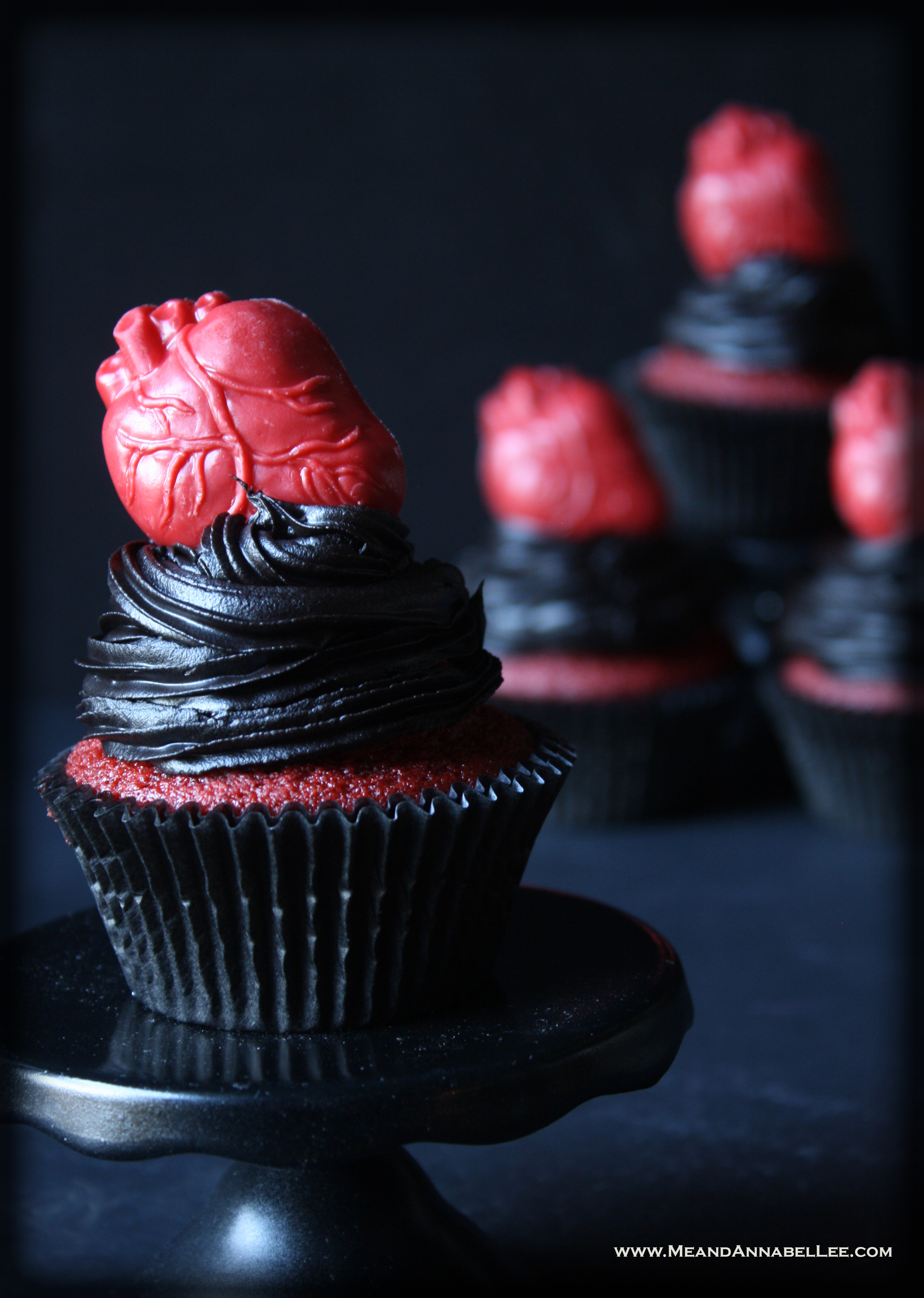 Anti Valentine Anatomical Heart Cupcakes | Red Velvet Cake and Black Fudge Frosting | Halloween Treats | www.MeandAnnabelLee.com