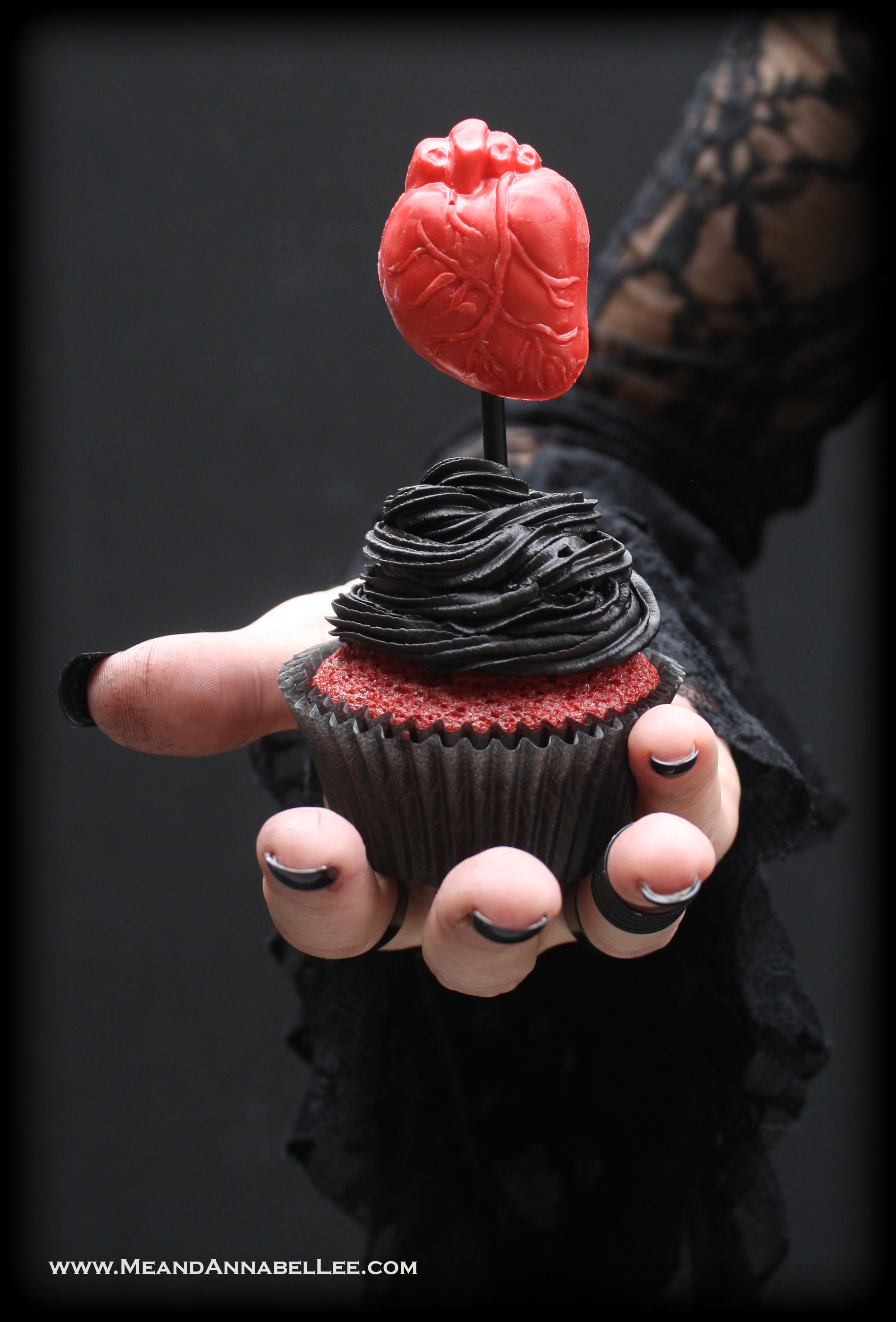 Gothic Valentine Cupcakes | Anatomical Human Heart | Red Velvet Cake and Black Fudge Frosting | Halloween Treats | www.MeandAnnabelLee.com