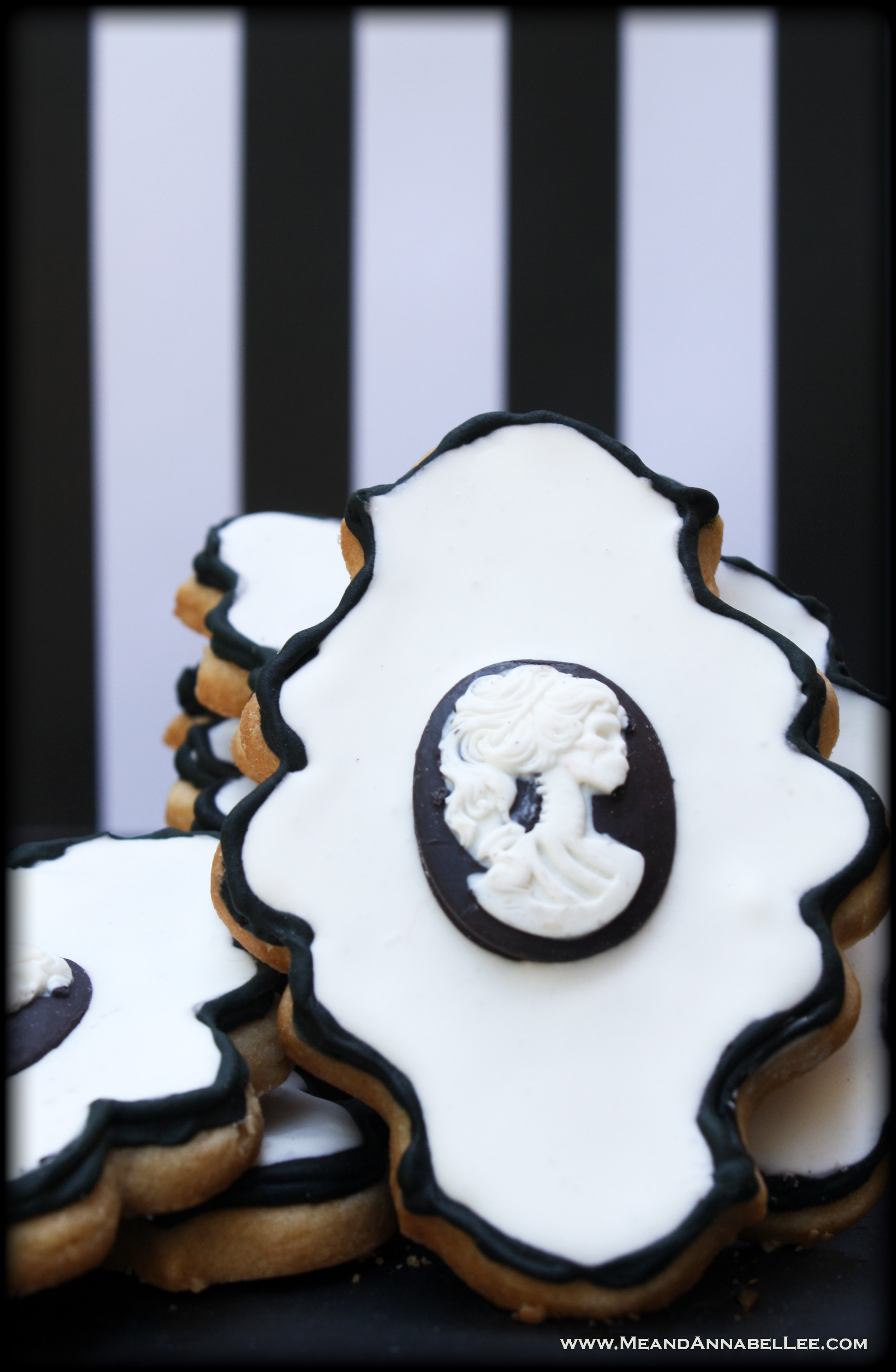Victorian Gothic Skeleton Cameo Cookies | Black & White | Almond Vanilla Sugar Cookies | Chocolate Cameo | Royal Icing | Gothic Baking | www.MeandAnnabelLee.com