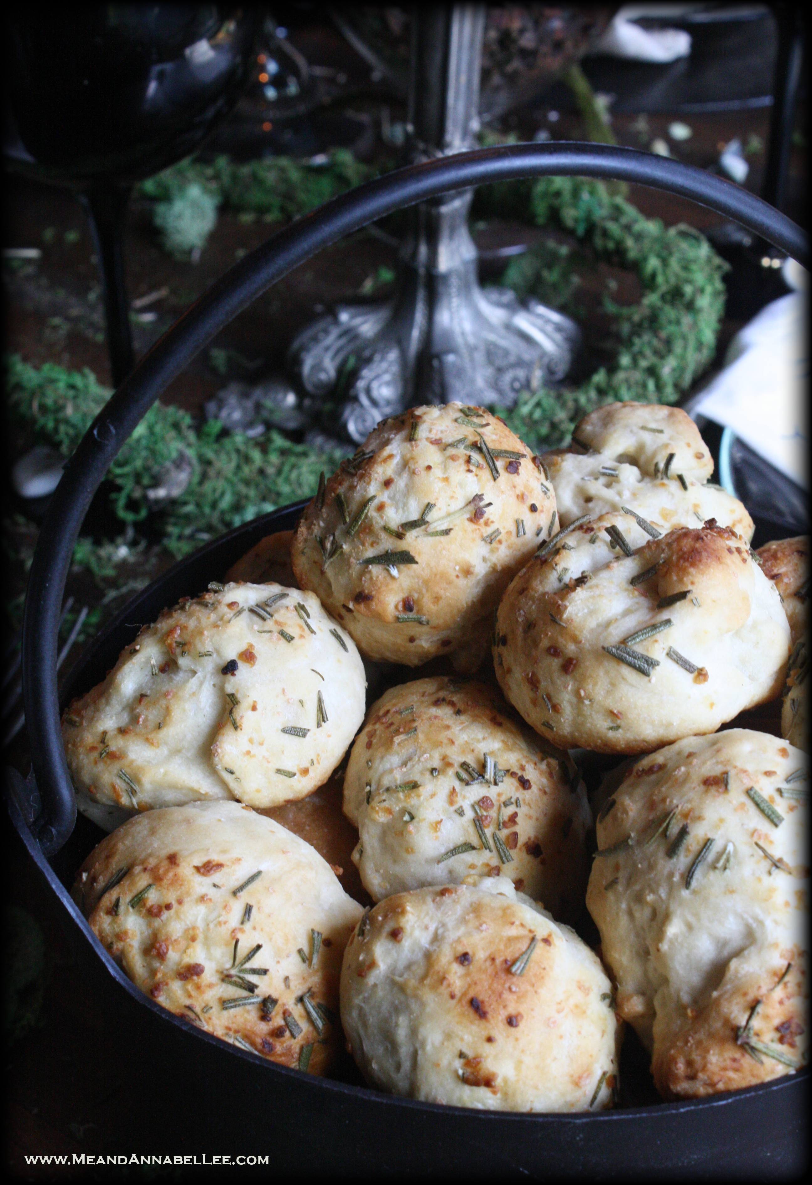 Witches Dinner Party | Rosemary Garlic Bread Rolls Recipe | Fall Flavors | Samhain Feast | Halloween Food | Dinner Menu | www.MeandAnnabelLee.com