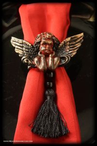 DIY Victorian Gothic Angel Napkin Rings | Antique Cherubs | Gold Rub n Buff | Goth it Yourself | Valentine Table Setting | www.MeandAnnabelLee.com