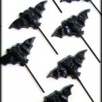 These Black Chocolate Bat Pops are so simple to make! Perfect as a Halloween treat, a great way to celebrate Bat Appreciation Day, or just a snack for all of you Vampires! If you love bats… you need these in your life!! #Bats #lollipops #gothic #halloweenfood #halloween | Me and Annabel Lee Blog