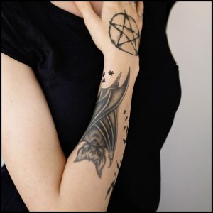 Bat Lover's Shopping & Gift Guide to celebrate Bat Appreciation Day | Hanging Bat Temporary Tattoo | Gothic Ink | Halloween | #standwithsmall Me and Annabel Lee
